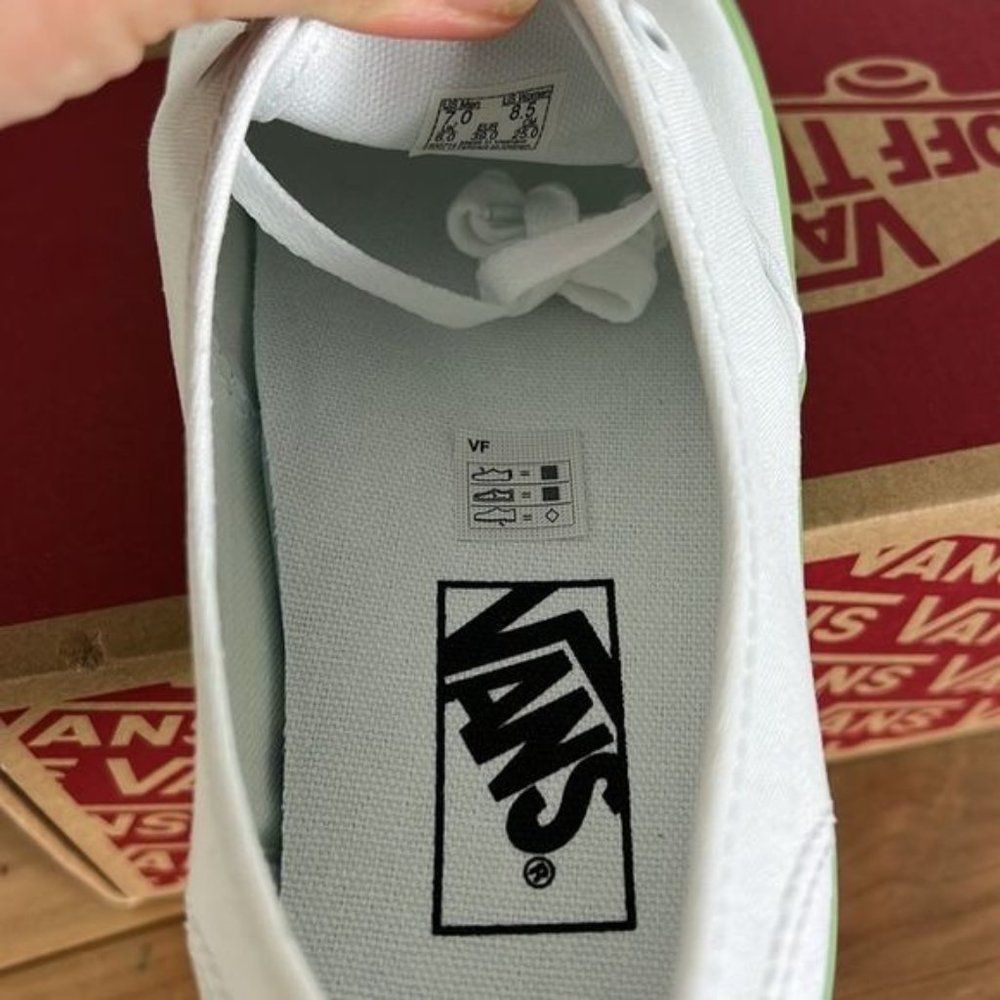 Vans translucent green grash checkered white authentic sneakers women’s size 8.5 - Picture 8 of 8